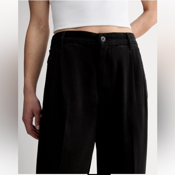 Everlane The Trouser In Buttersoft Black
size 10
NWT
Casual effortless - Picture 5 of 17